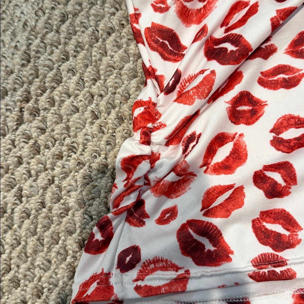 Lipstick Print Tube Top - Picture 3 of 5